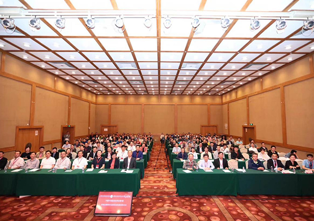 我院楊博華教授、章(zhāng)新根主任出席第5屆中西(xī)醫(yī)結合糖尿病足高(gāo)峰論壇(圖3)